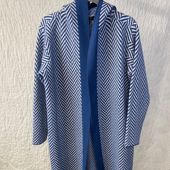 Ann Taylor Blue and White Chevron Thick Long Knit Hoodie size Medium - Picture 6 of 10